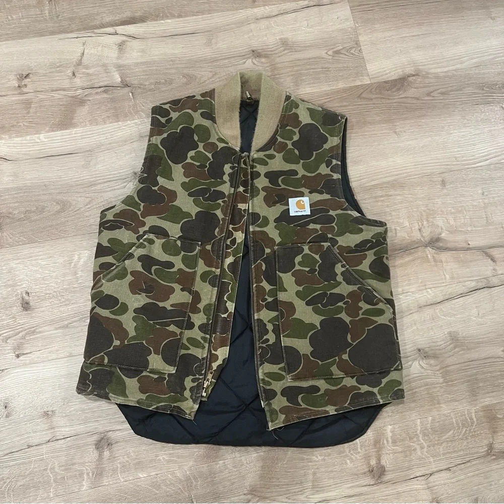 VINTAGE Men’s Carhartt Camo Vest - Picture 2 of 5